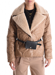 Zerrissene Kunstpelzjacke mit Beutel 